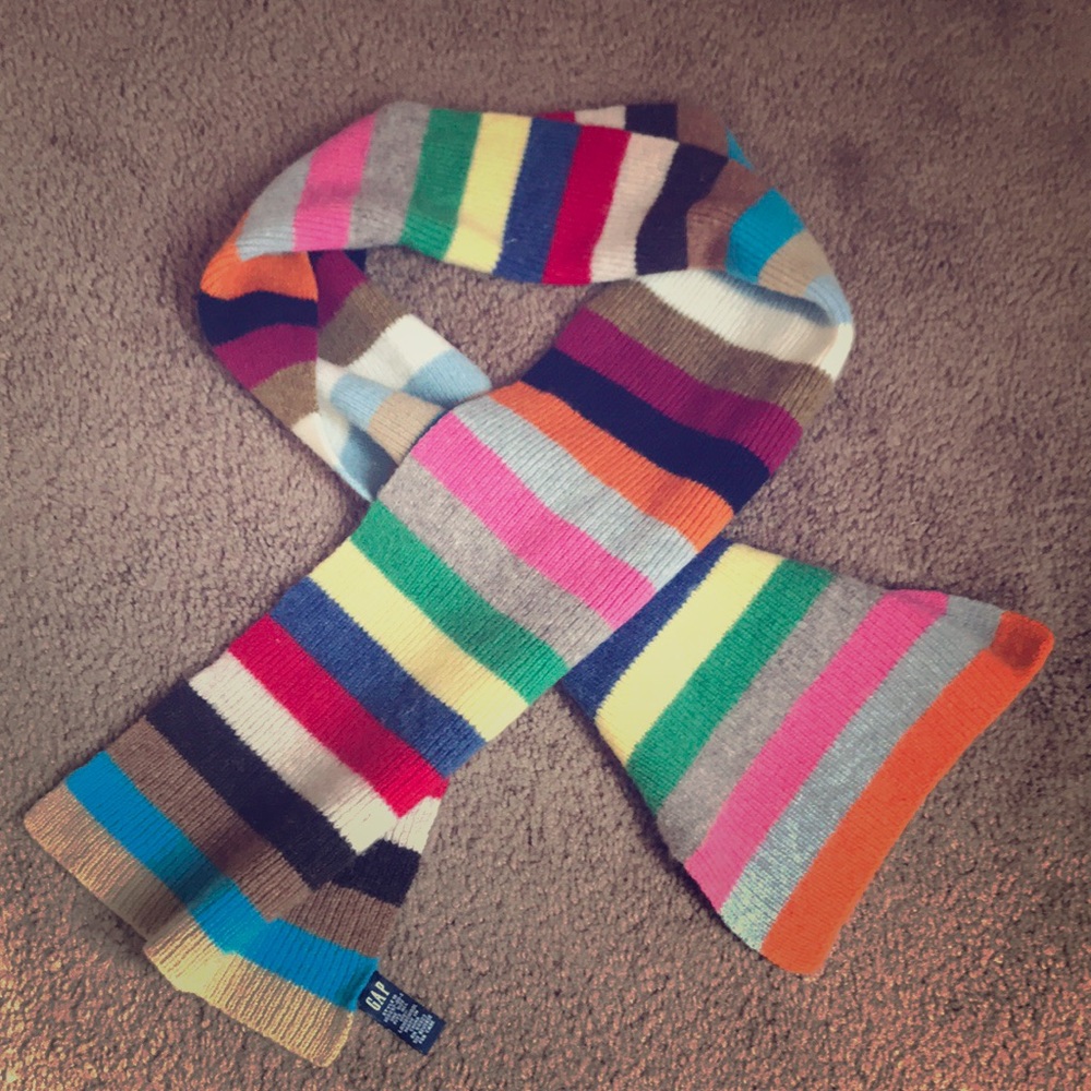 Vintage 1999 Gap crazy stripe holiday scarf🌈